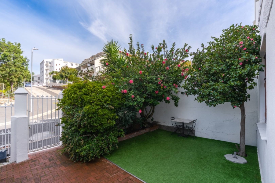 2 Bedroom Property for Sale in Tamboerskloof Western Cape